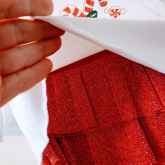 NWT Candy Canes "Sweet" Christmas/Holiday Two Piece w/Matching Socks-Sz 6 mos! - Picture 4 of 15